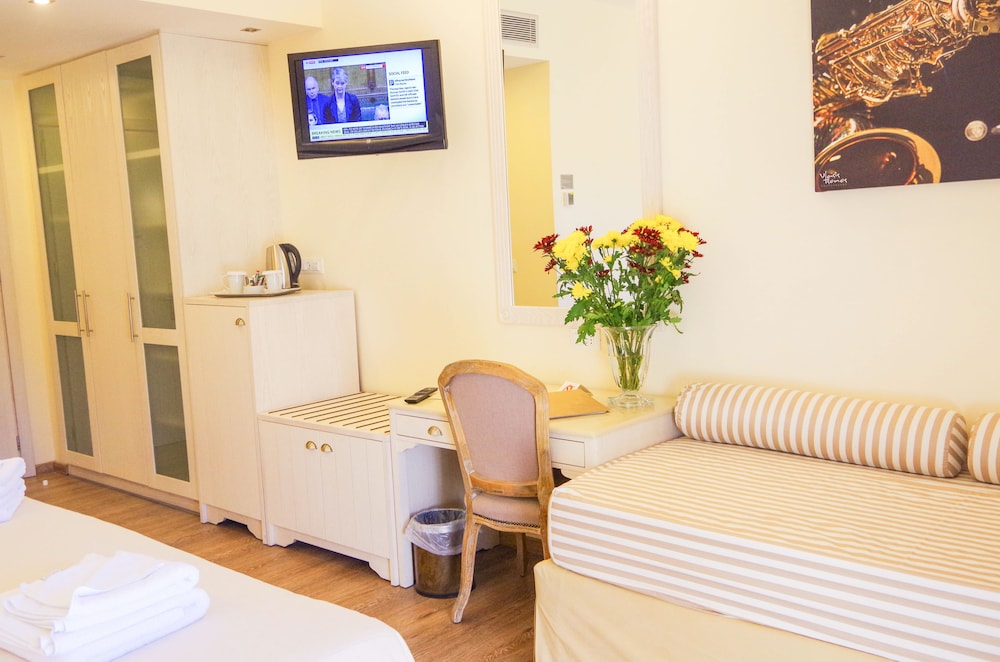 Art Hotel Debono 19/68