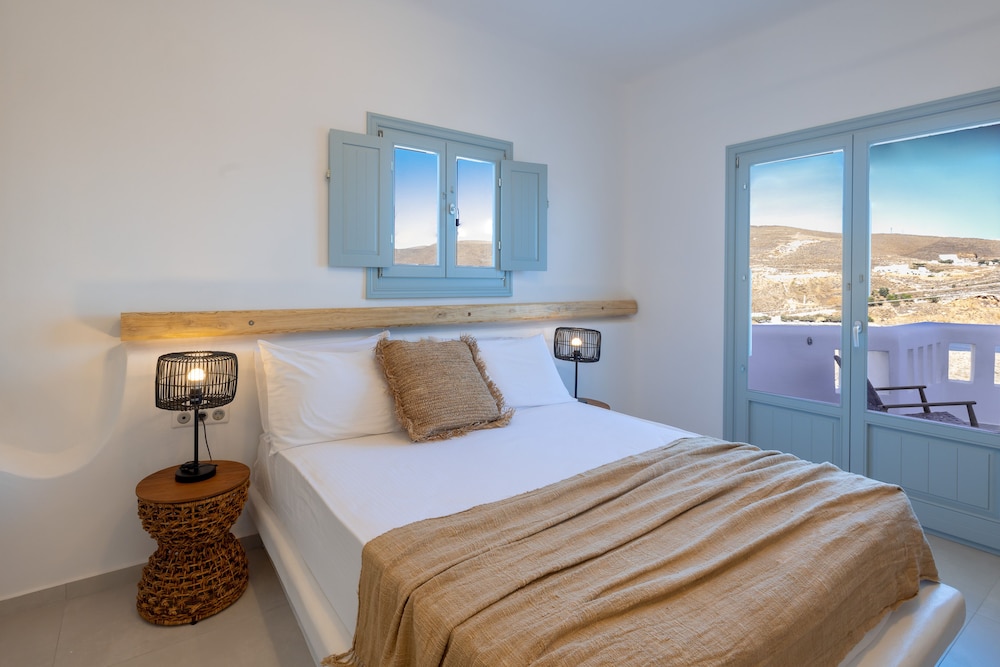 Infinity Blue Suites 19/50