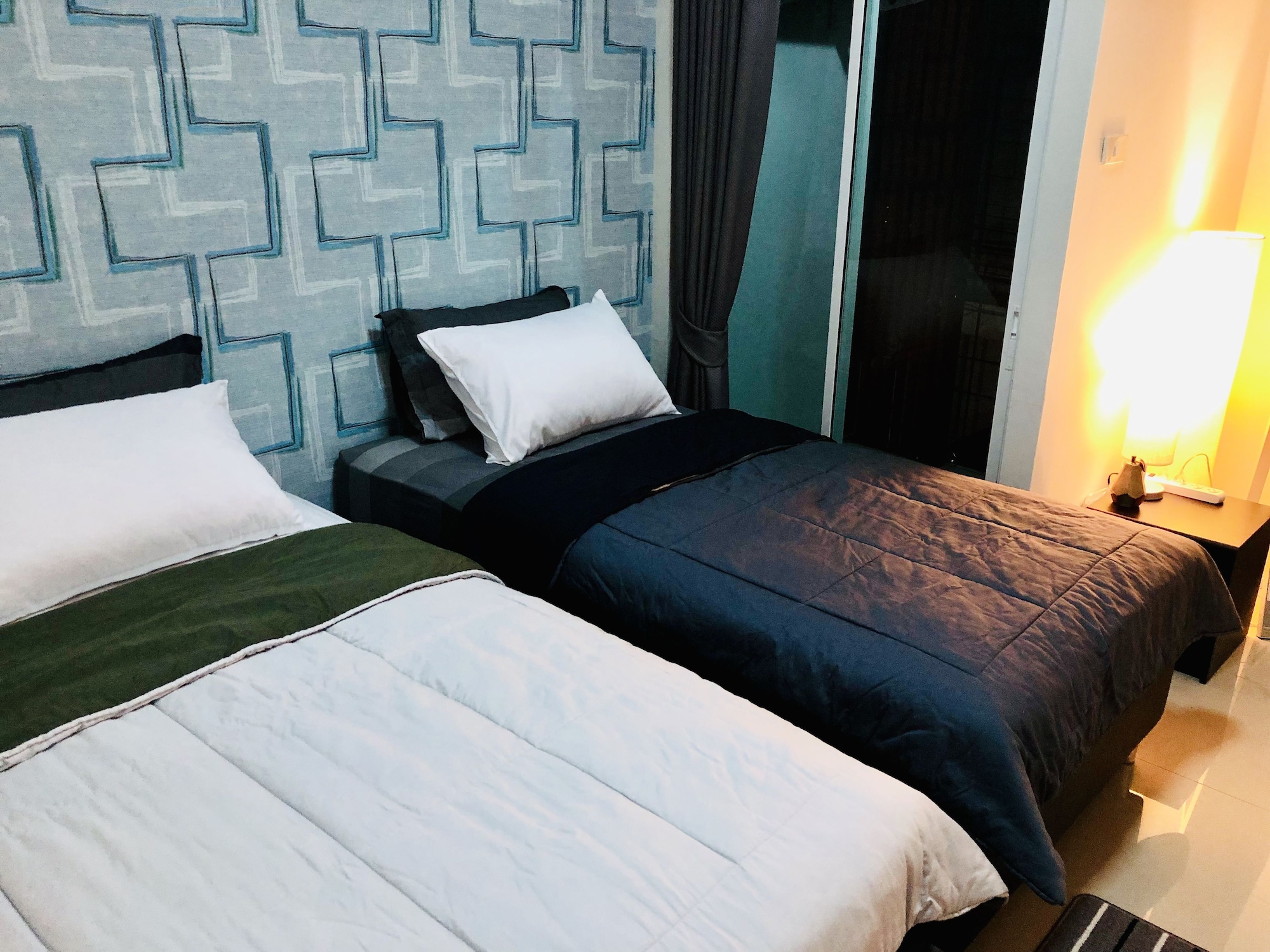 2 BEDROOMS, TOWN HOUSE