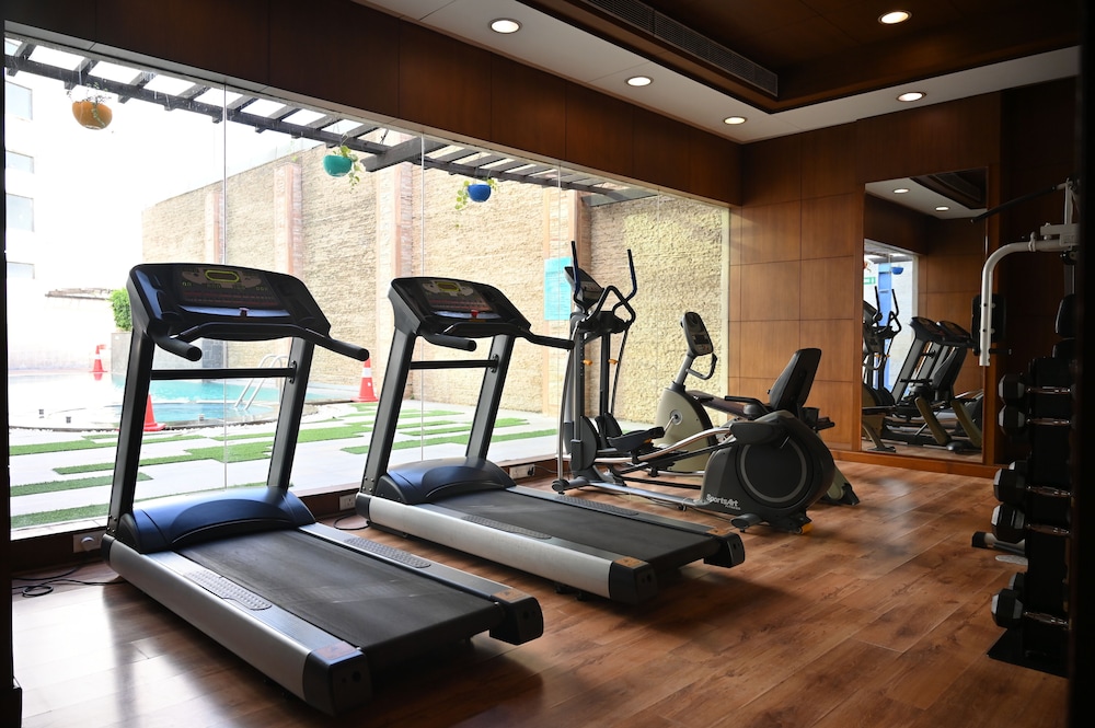 Savoy Suites Greater Noida 26/61