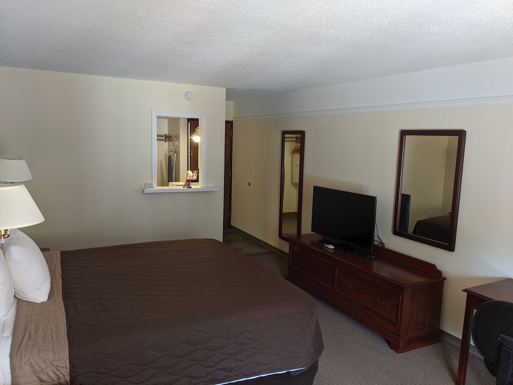 Comfort Inn Midwestern Square 13/27