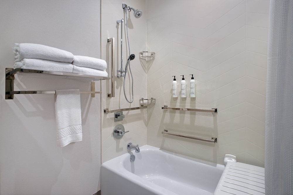 Fairfield by Marriott Inn & Suites Indianapolis Plainfield 28/31