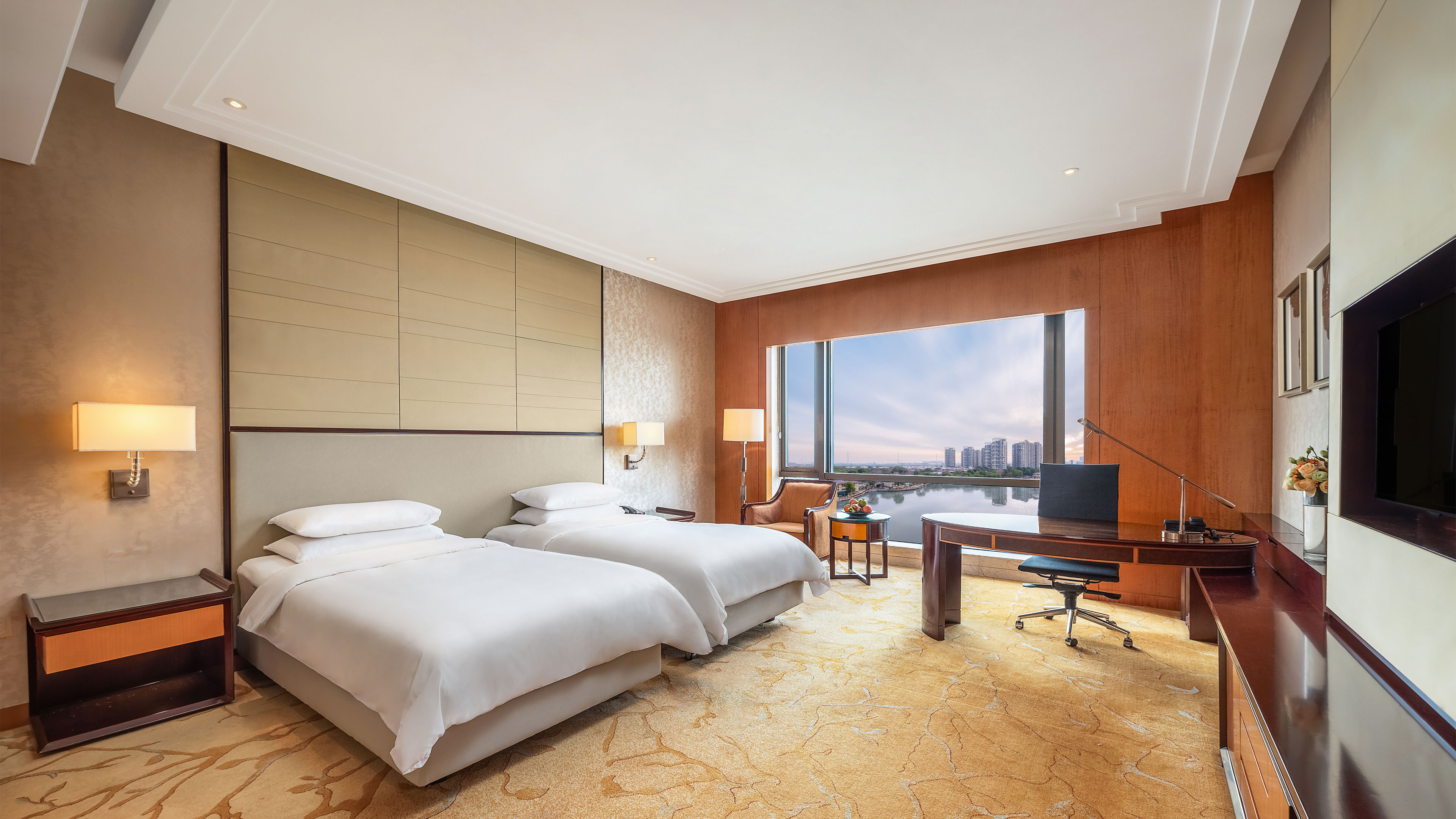 Classic, Twin Beds, Lake View