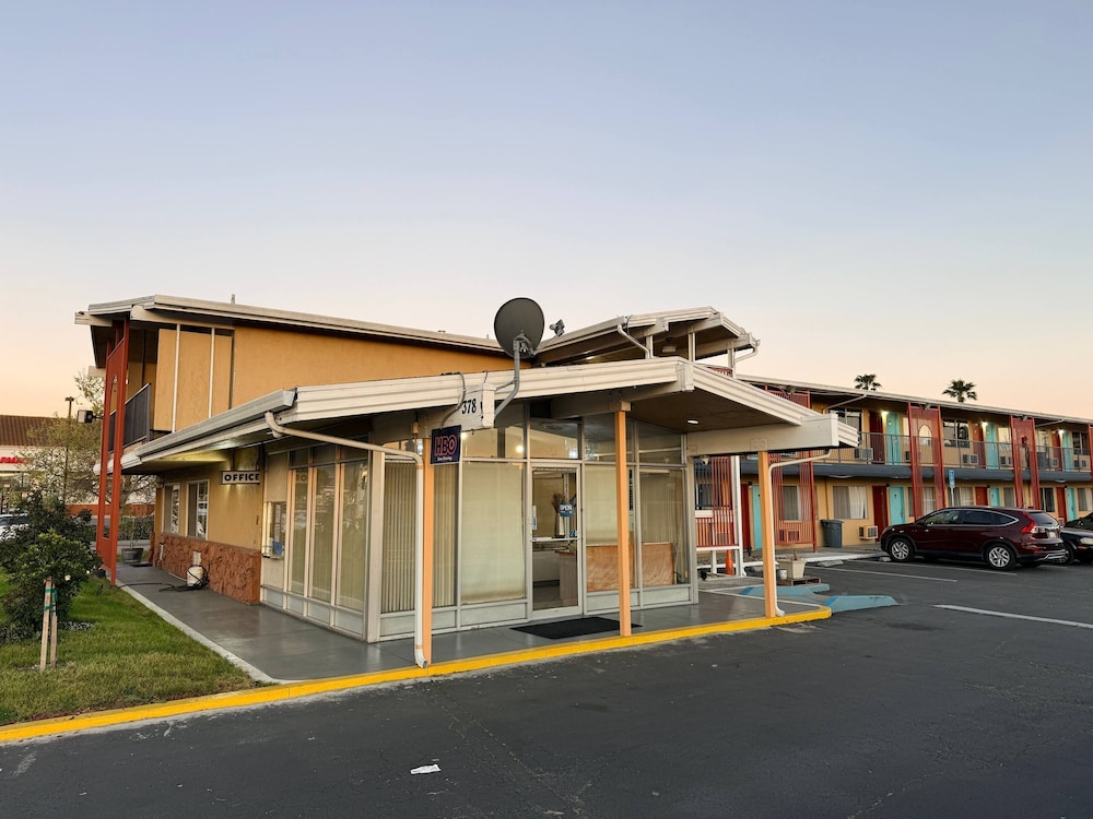 Heritage Inn 49/57