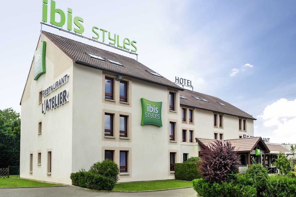 Ibis Styles Chartres 3/50