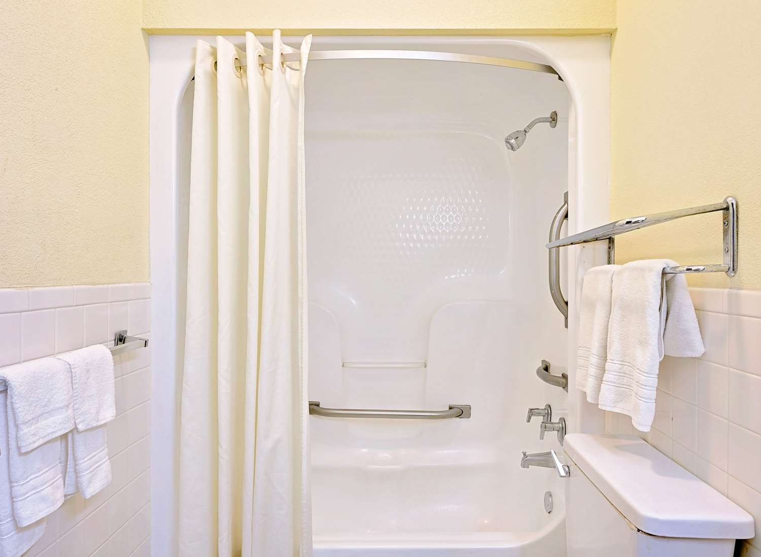 Super 8 By Wyndham Laurel, MS 18/19