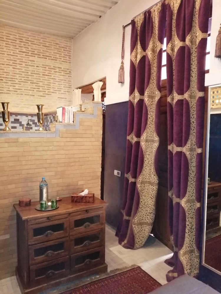 RIAD TARA 49/77