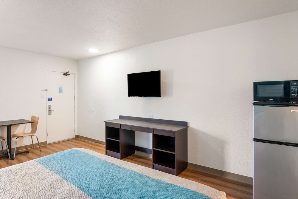 Motel6 Lexington, KY - Airport 20/36