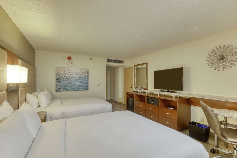 DoubleTree Beach Resort by Hilton Tampa Bay - North Redington Beach 13/59