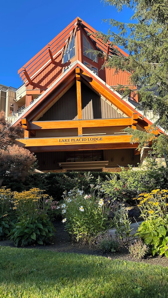 Lake Placid Lodge by Whiski Jack 4/48