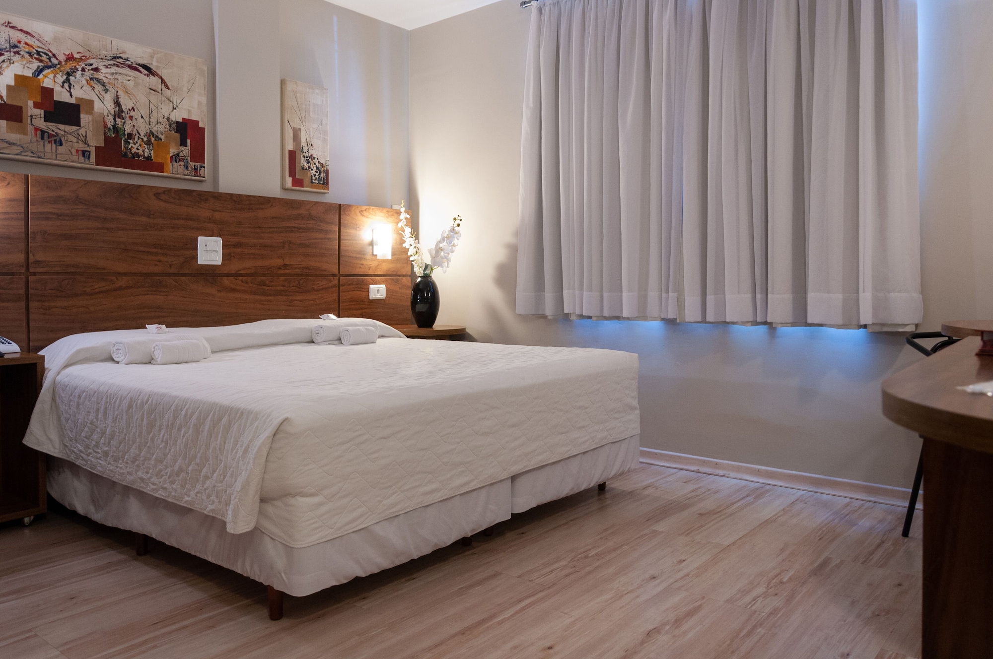 EXECUTIVE, SINGLE, DOUBLE BED