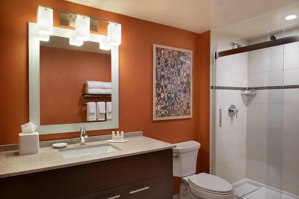 Towneplace Suites By Marriott Windsor 10/31