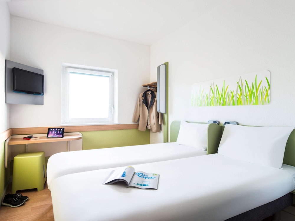 Ibis budget Manchester Salford Quays 11/53