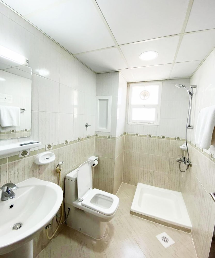 Al Murooj Hotel Apartments 20/21