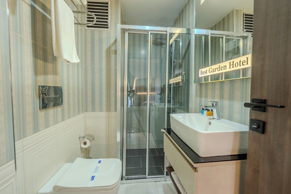 Best Garden Hotel 58/60