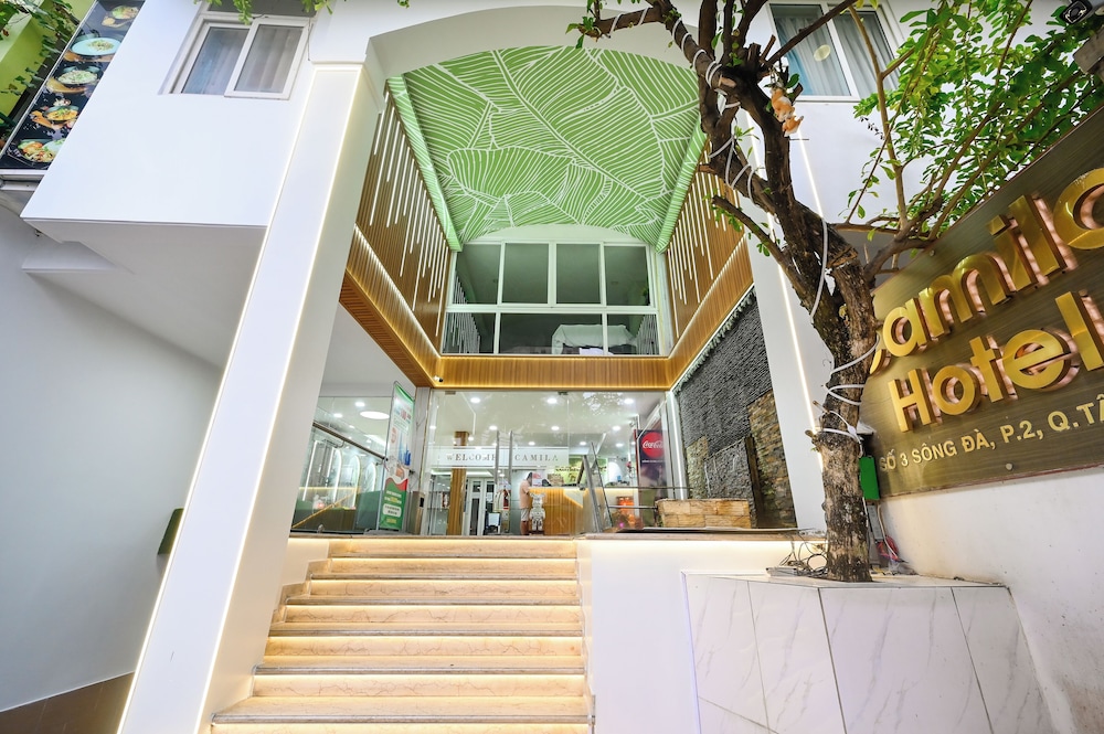 Camila Hotel 11/50