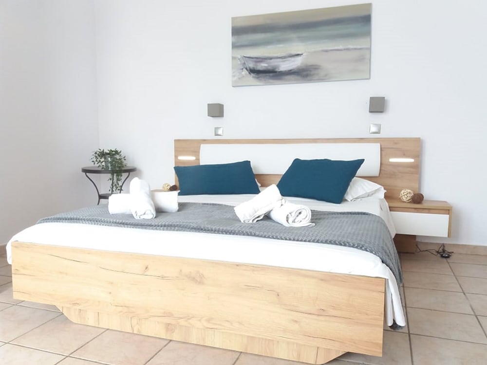 Oceanis Rooms Apartments 9/50
