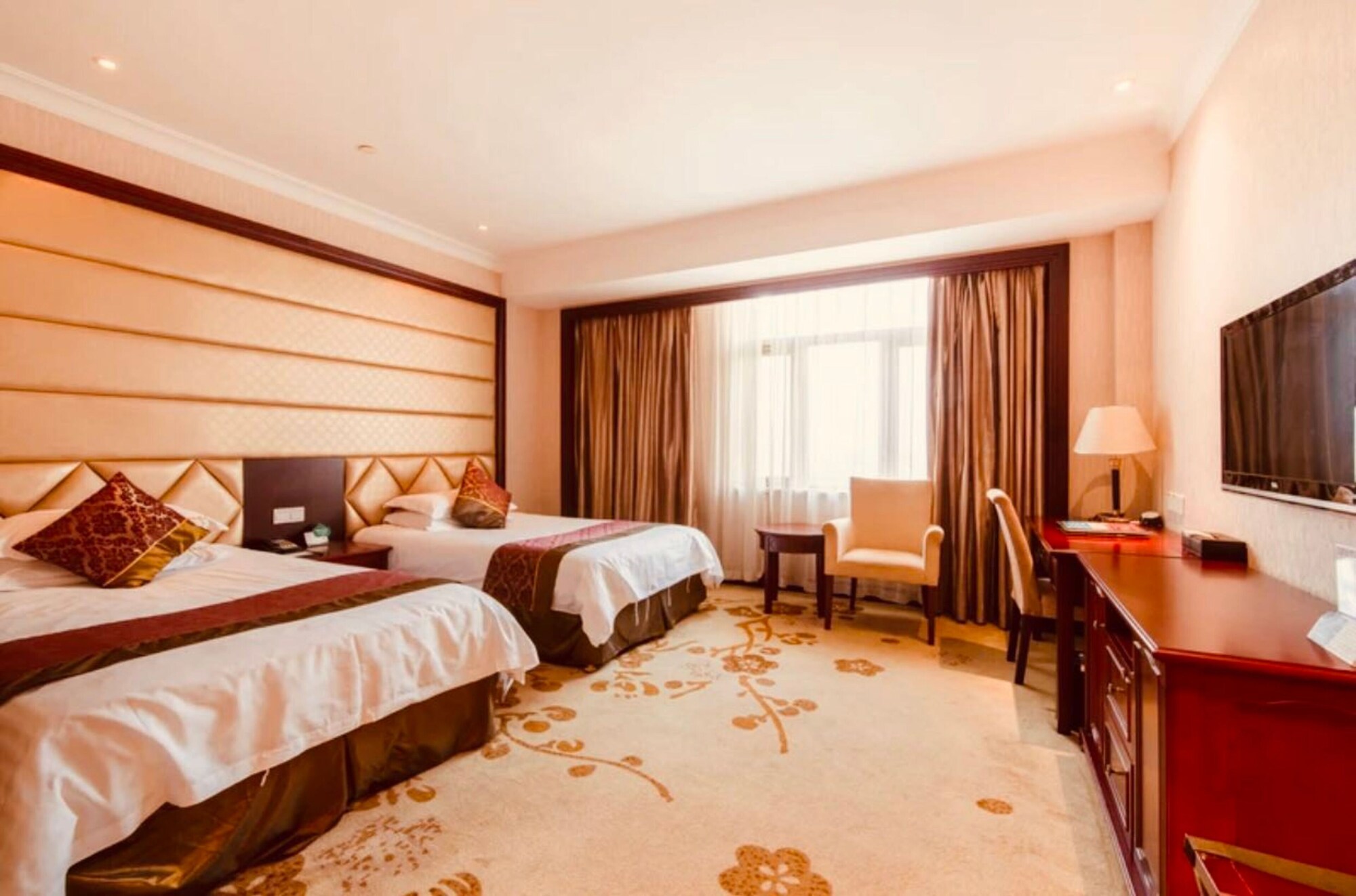 DELUXE, TWIN BEDS
