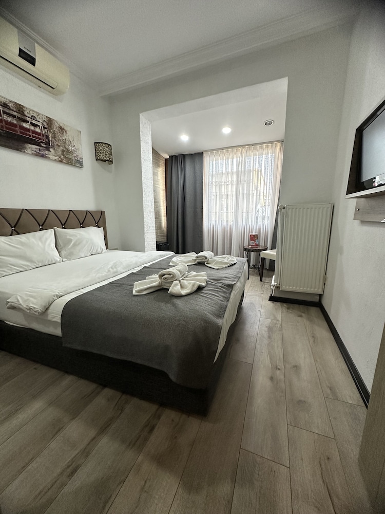 STANDARD, DOUBLE BED