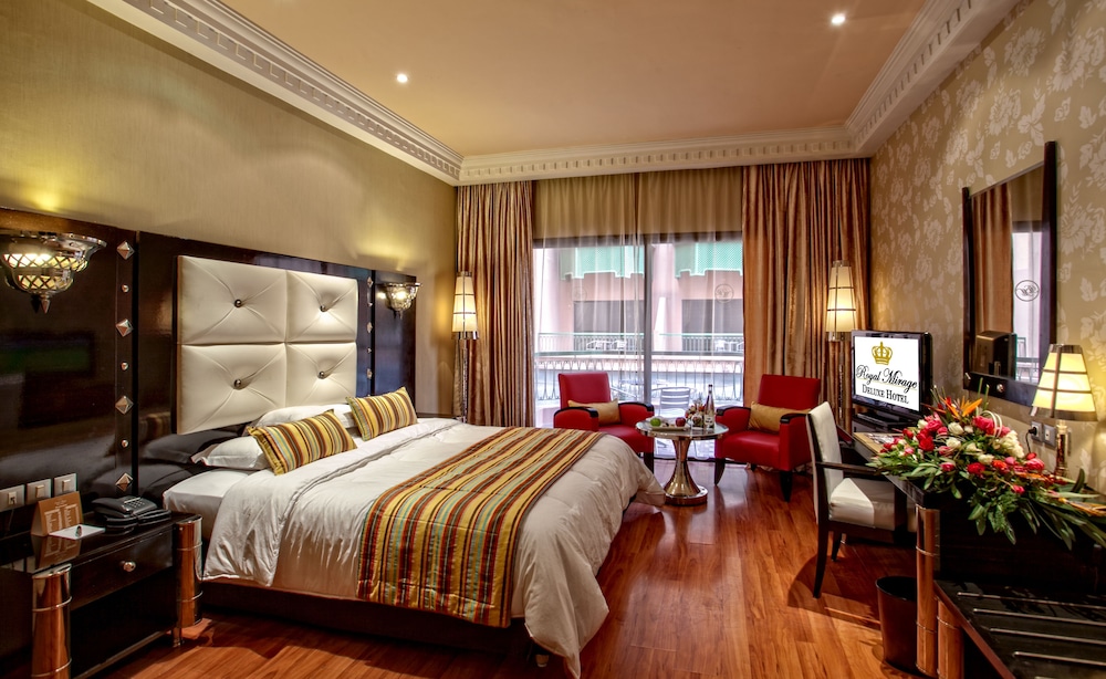 DELUXE, DOUBLE BED