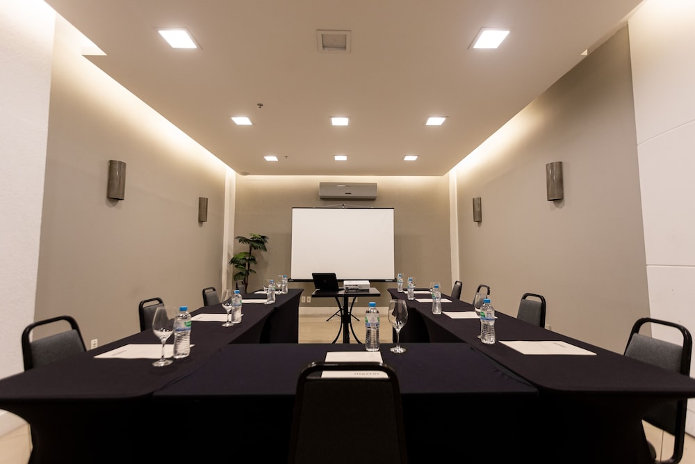 Master Porto Alegre (ex. Holiday Inn Porto Alegre) 54/69