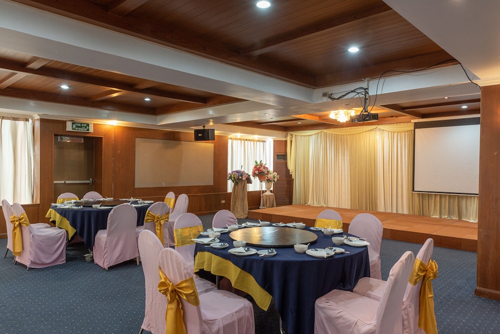 Nonthaburi Palace Hotel 40/66