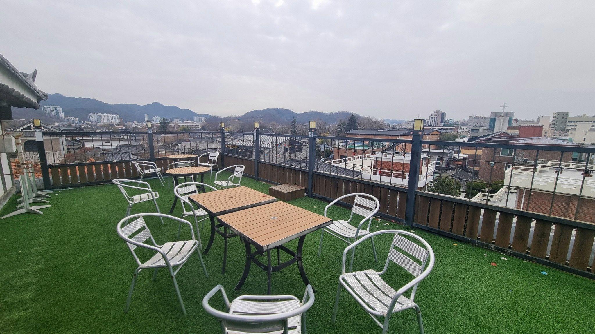 Hwangsil Tourist Hotel 27/28