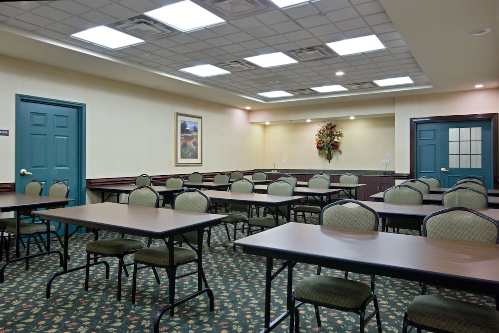 Country Inn Suites By Radisson Newport News South Va 23/25