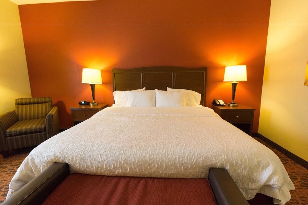 Hampton Inn Columbus South 16/45