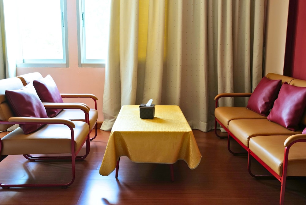 Cactus Resort & Hotel 53/65