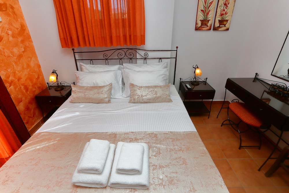 Vathi Hotel 15/50