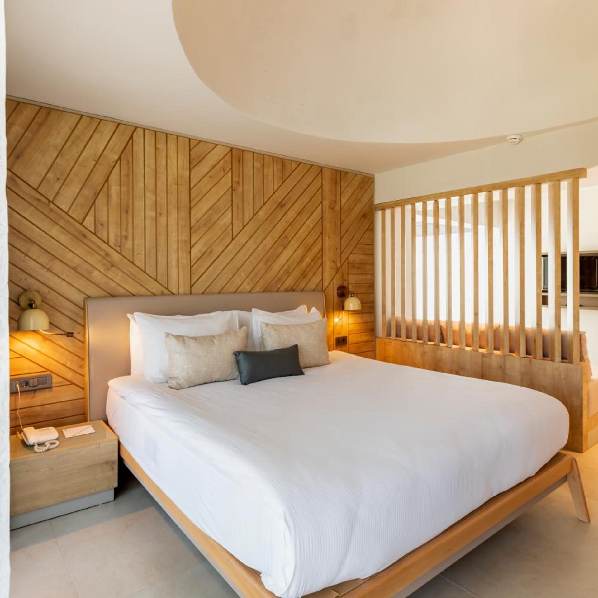JUNIOR SUITE, LAND VIEW