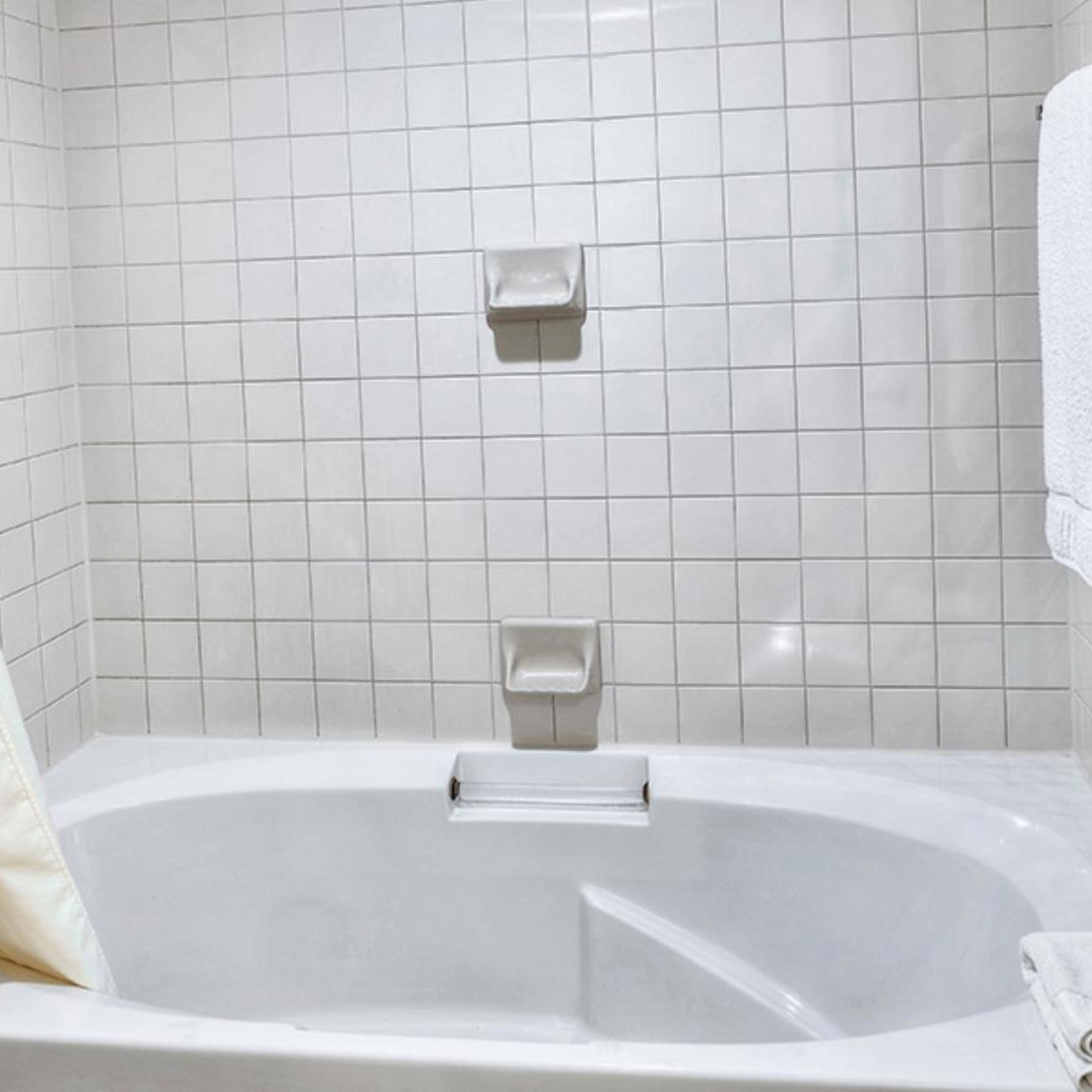 جناح بسرير كينج وسريرين كينج بغرفتي نوم مع أريكة، Hilton Vacation Club Varsity Club Tucson 9/10