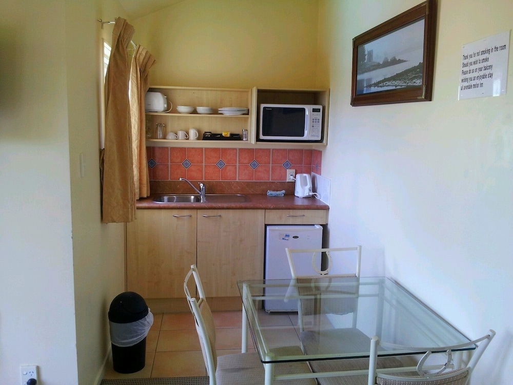 Avondale Motor Inn 18/36