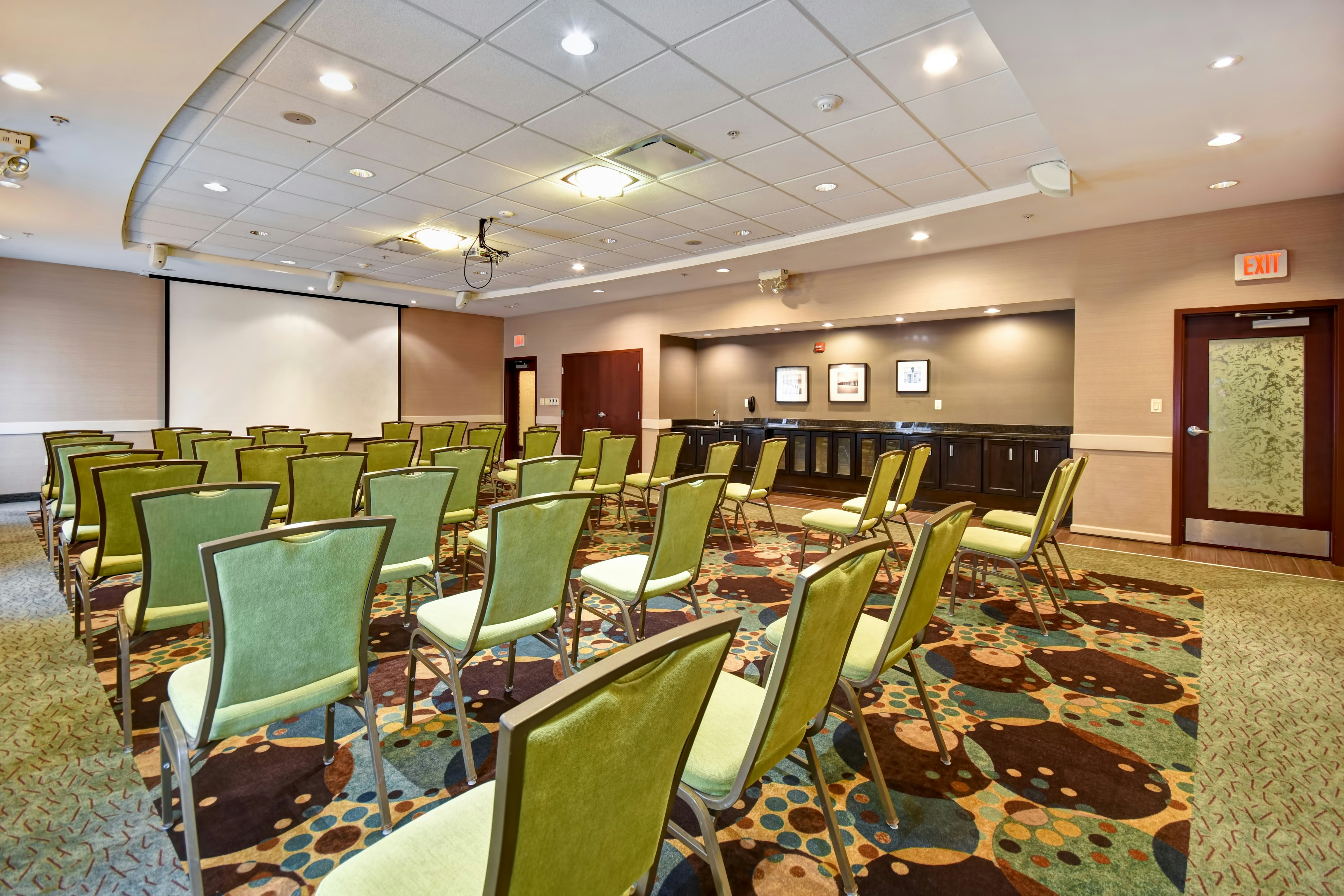 Hampton Inn Suites Detroit Canton 68/89
