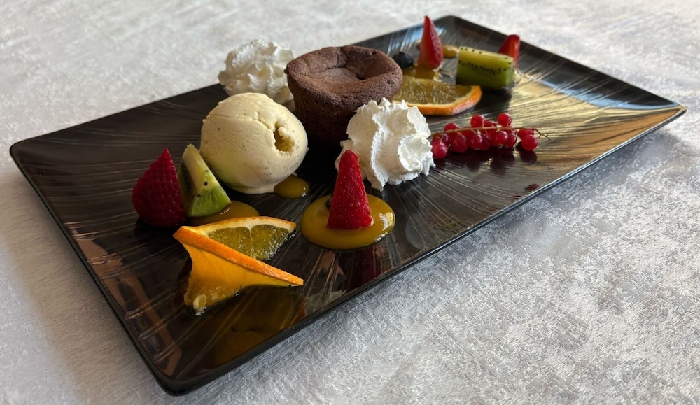 LOGIS HOTEL DES ROCHES 52/60