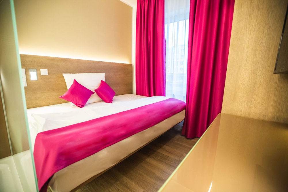 Hotel Luckys Inn Gmbh 7/50