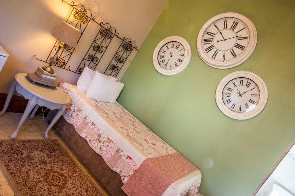 Mirabel Guesthouse 21/39