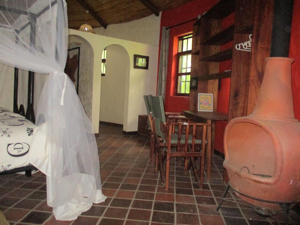 غرفة عائلية بسرير مزدوج وسريرين منفصلين، Kiboko Lodge 5/5