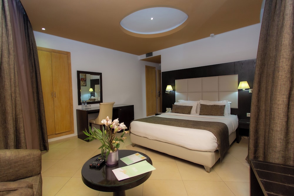 Malak Hotel 12/28