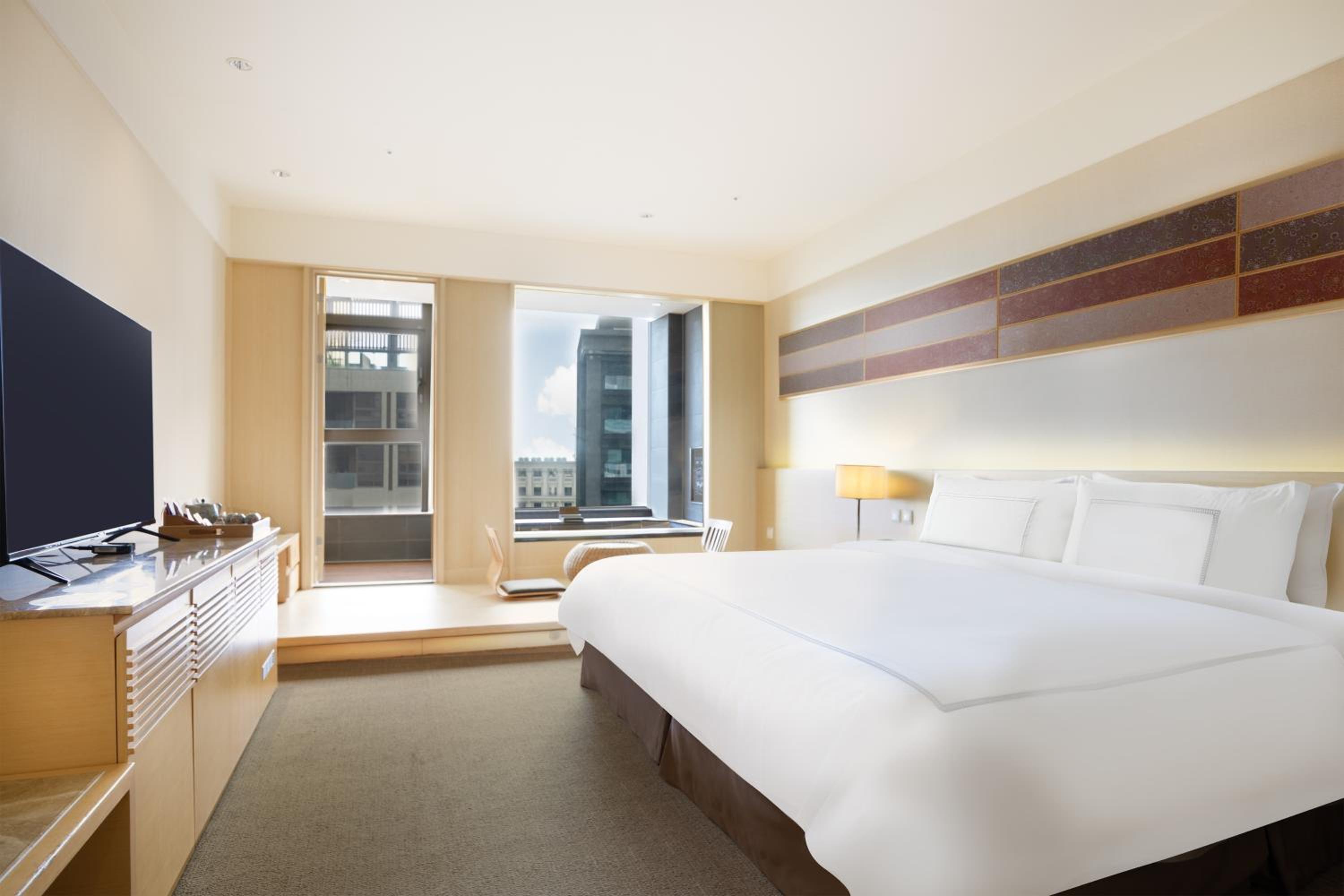 Deluxe, Double Bed