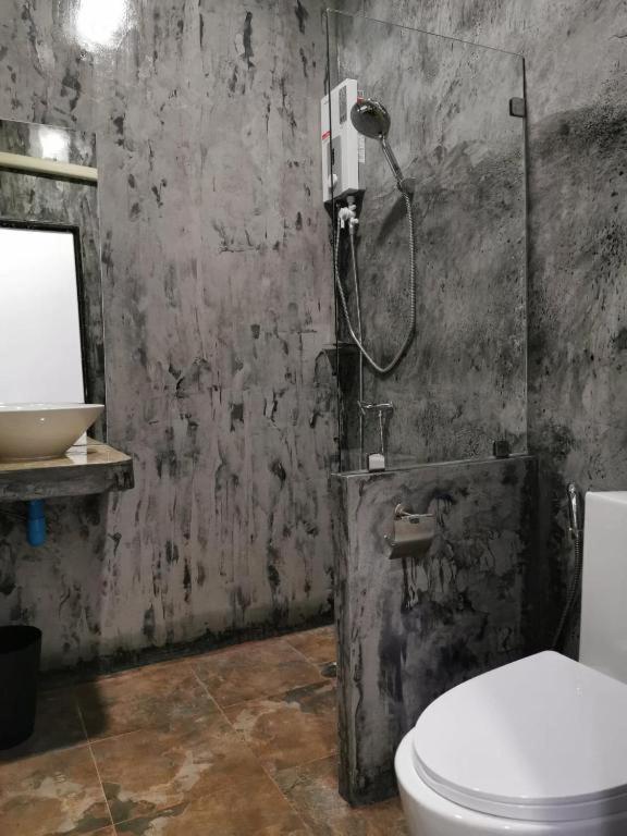 Lanta Long Beach Hostel 50/50