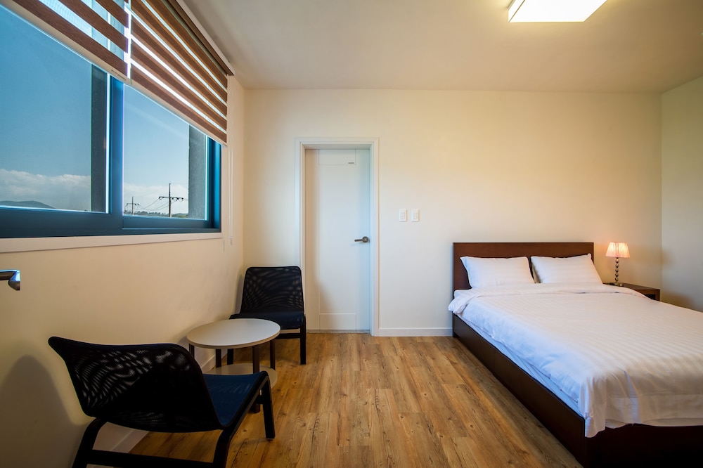 2 BEDROOMS, FAMILY SUITE