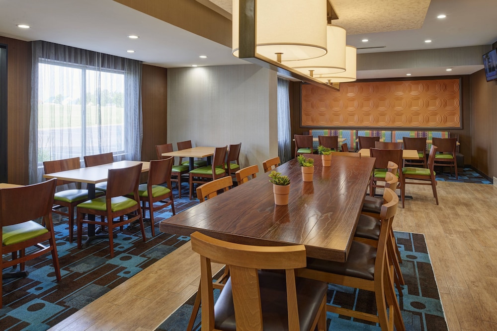 Fairfield Inn by Marriott Richmond 10/13