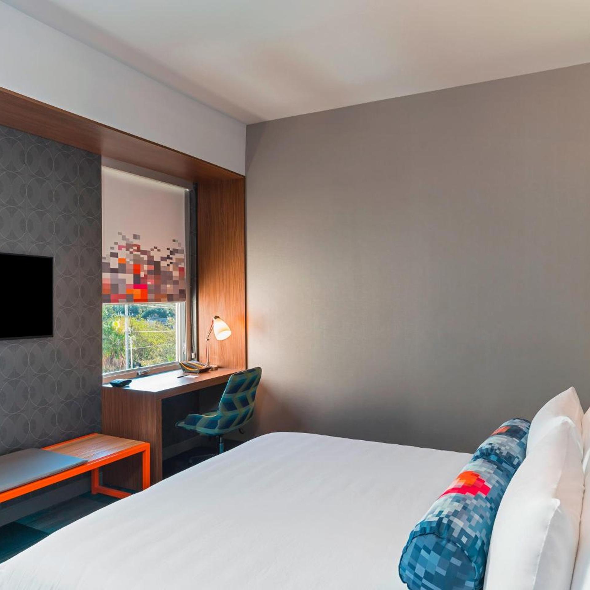 Aloft, Guest Room, King Bed