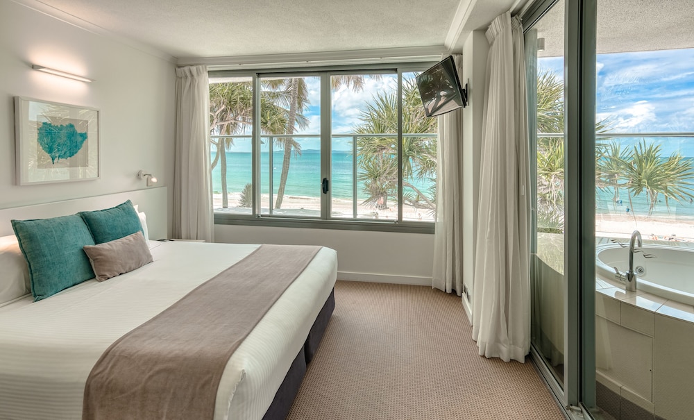 STUDIO, BEACH FRONT