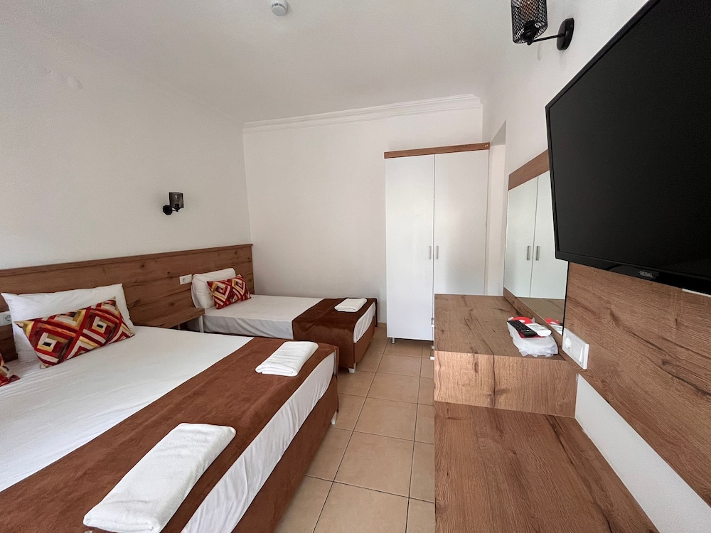 FAMILY, DOUBLE OR TWIN BED