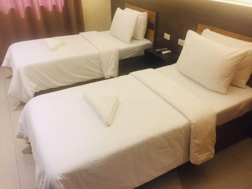 Leux Hotel 19/40