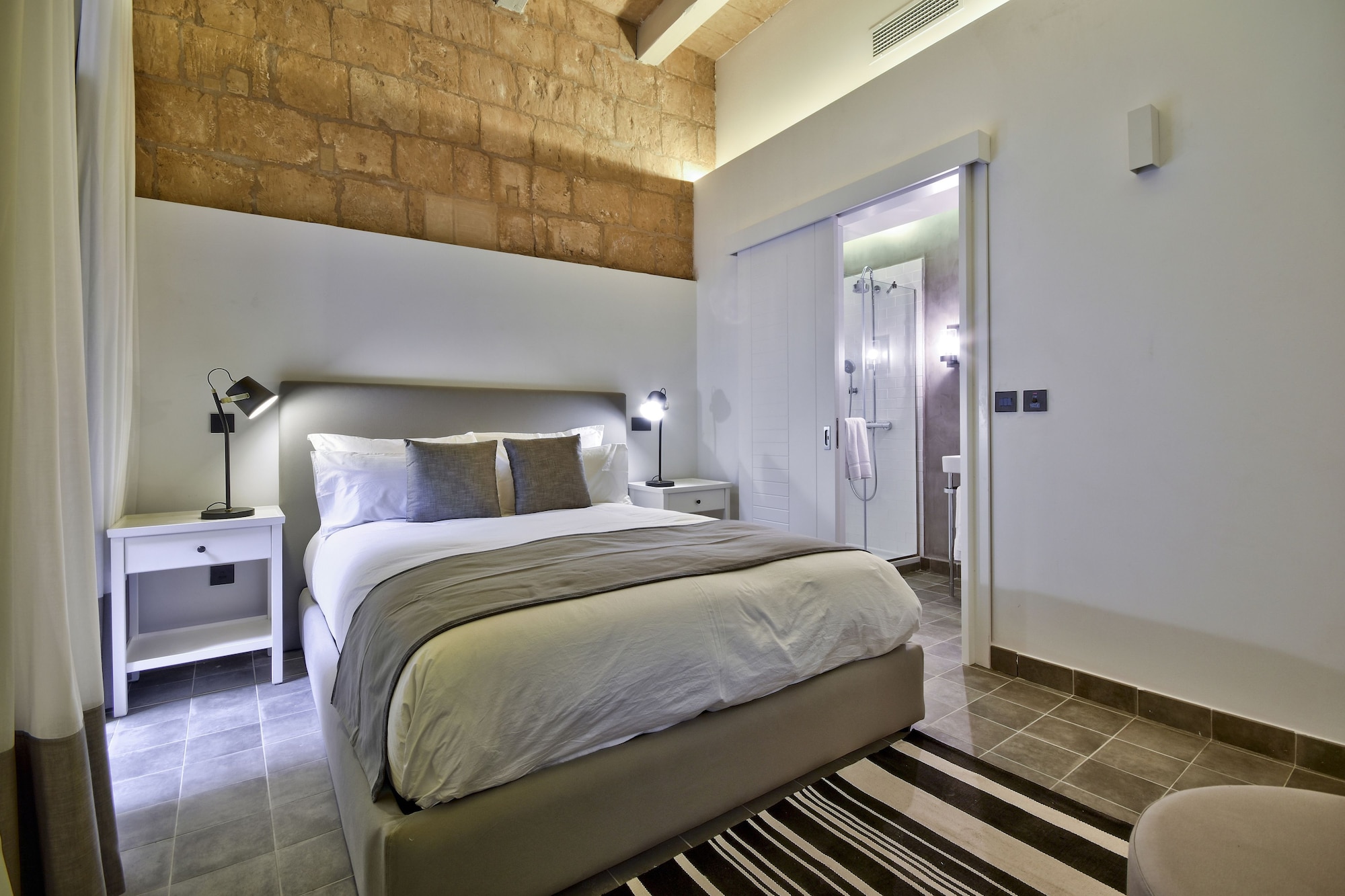 PREMIER, DOUBLE BED