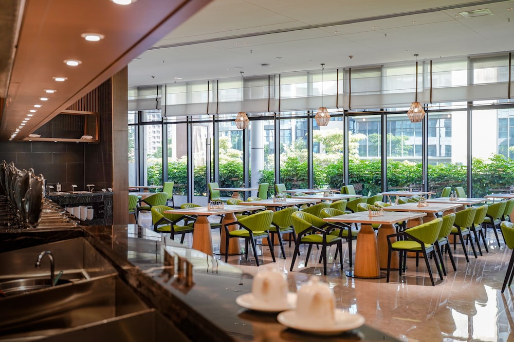 Lia Charlton Hotel Shenzhen 40/48